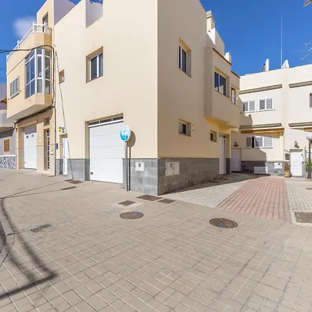 Casa Con Terraza Cerca Del Mar * Telde