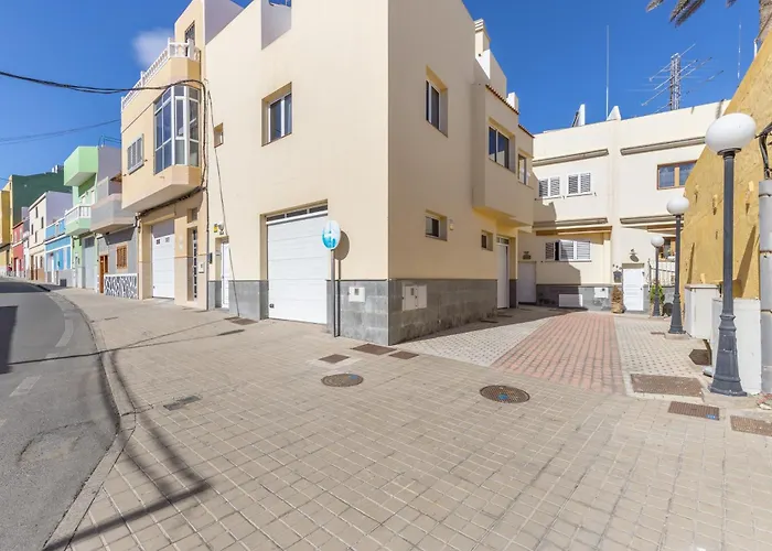 Casa Con Terraza Cerca Del Mar * Telde