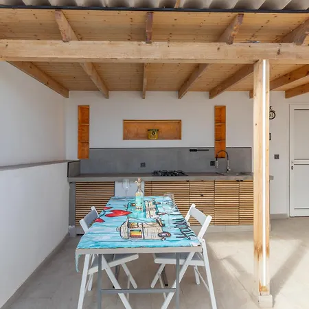 Casa Con Terraza Cerca Del Mar Semesterbostad *