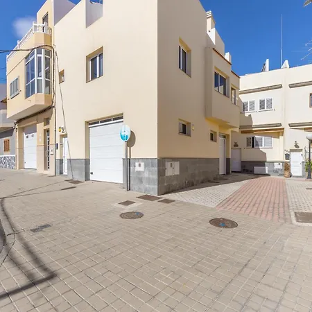 Casa Con Terraza Cerca Del Mar *