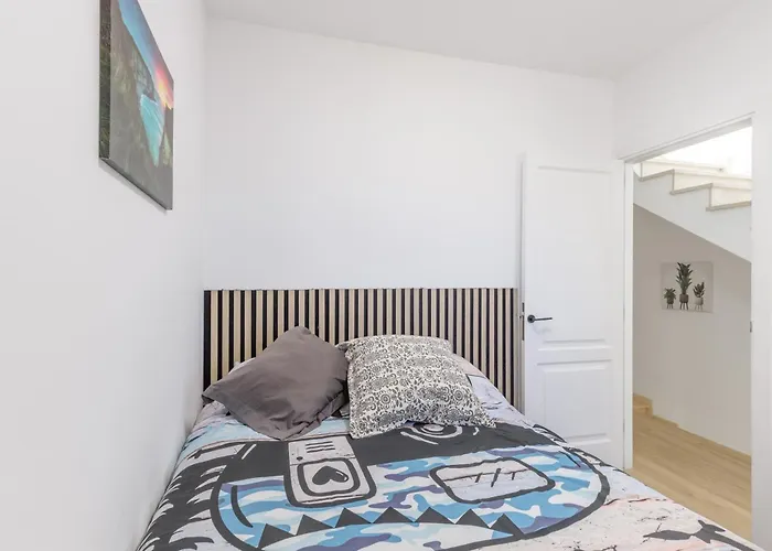 Casa Con Terraza Cerca Del Mar Feriehus